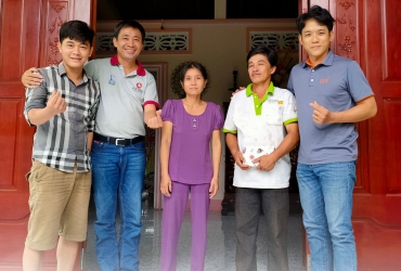 Thăm gia đình học viên Akane